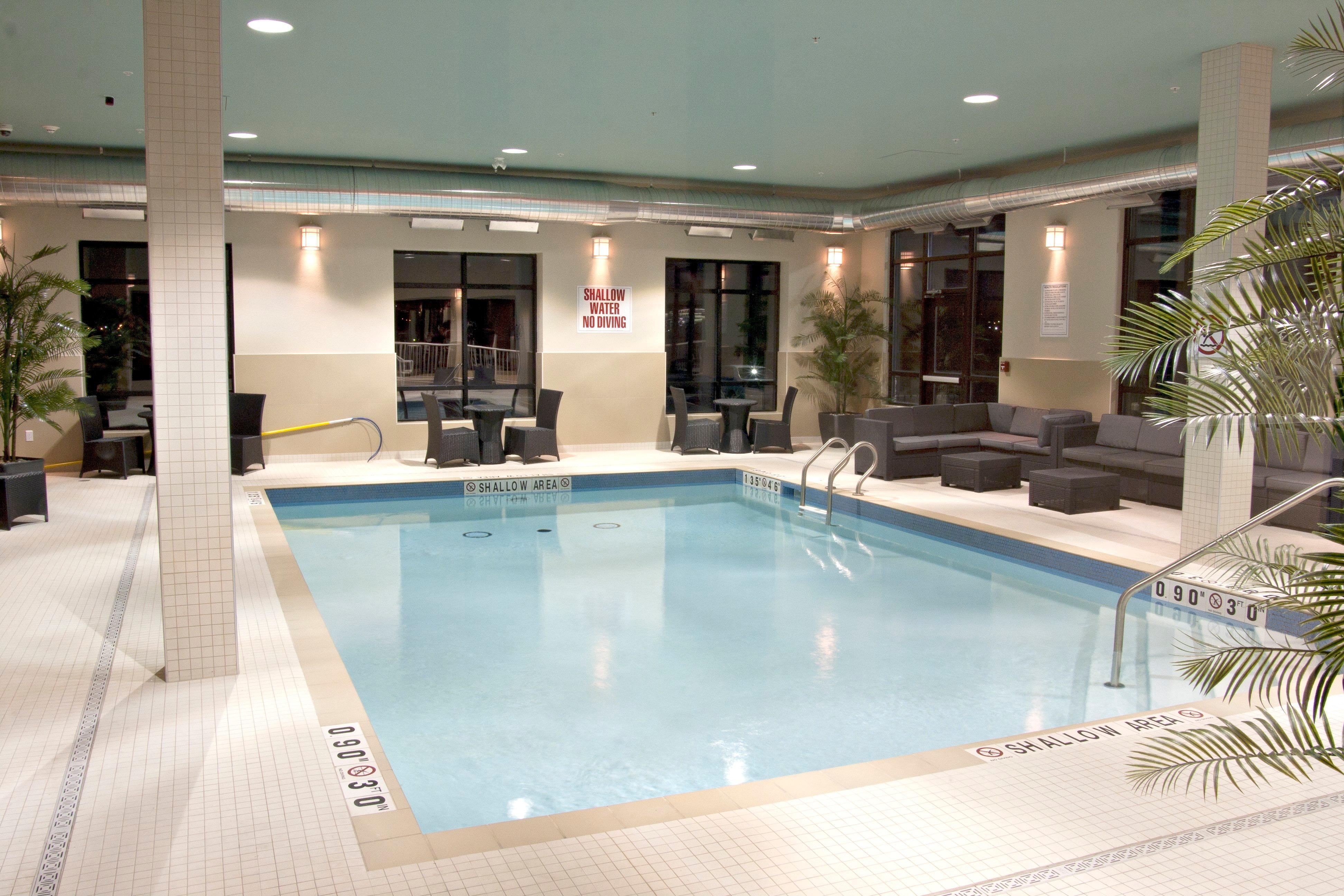 Holiday Inn Express Pembroke By Ihg Exterior foto